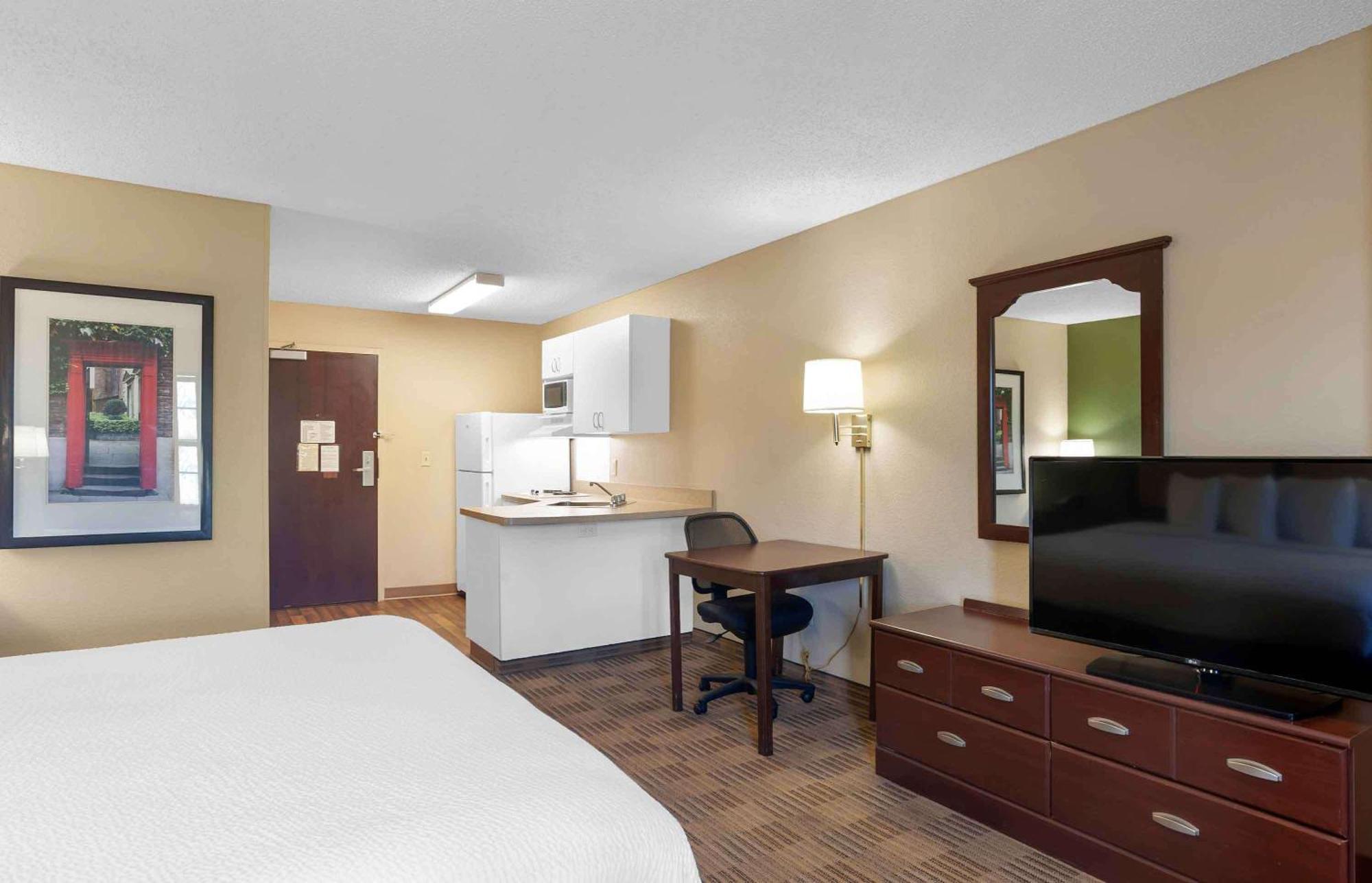 Extended Stay America Select Suites - Milwaukee - Waukesha Buitenkant foto