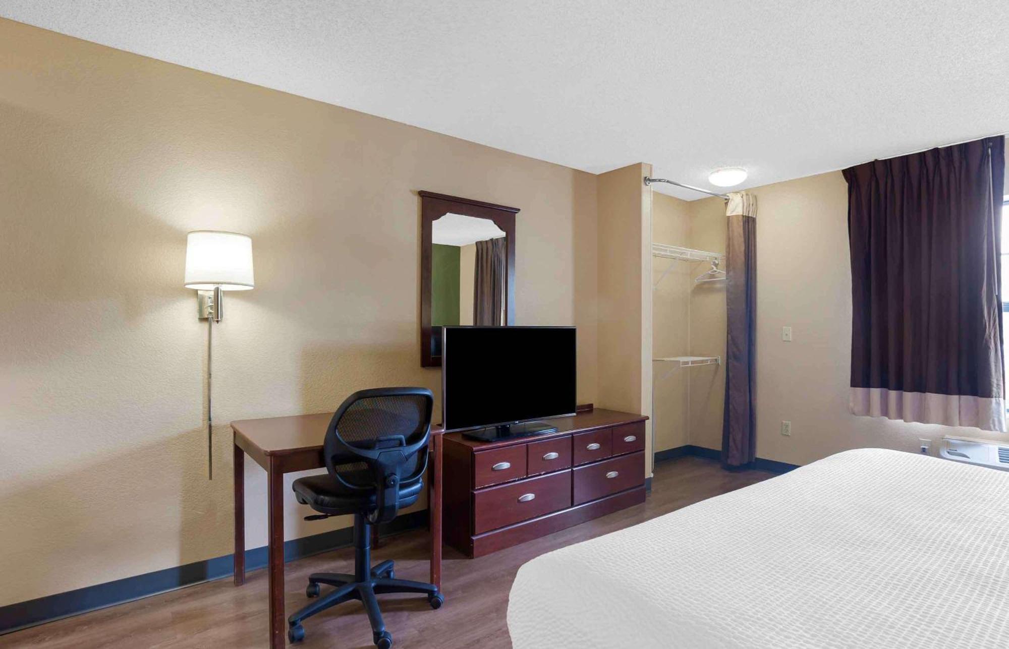 Extended Stay America Select Suites - Milwaukee - Waukesha Buitenkant foto