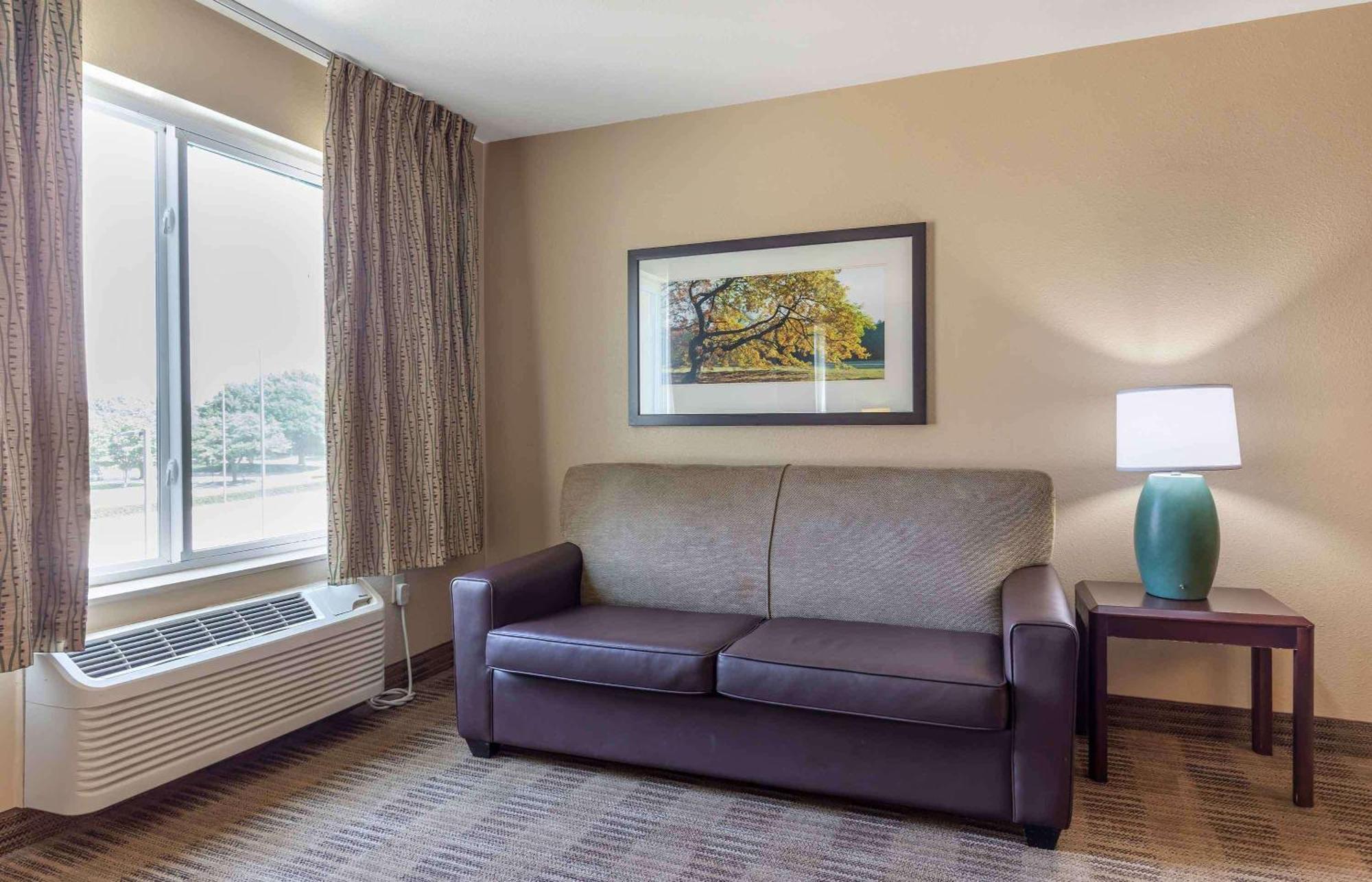 Extended Stay America Select Suites - Milwaukee - Waukesha Buitenkant foto
