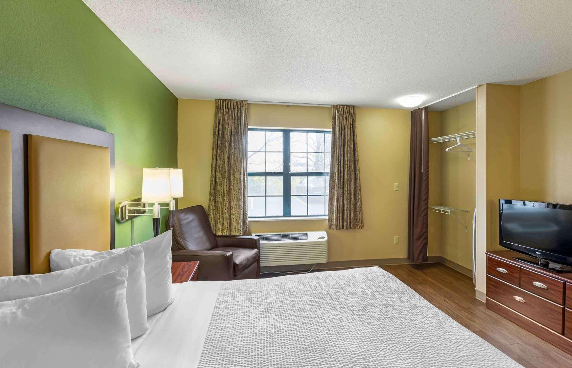 Extended Stay America Select Suites - Milwaukee - Waukesha Buitenkant foto
