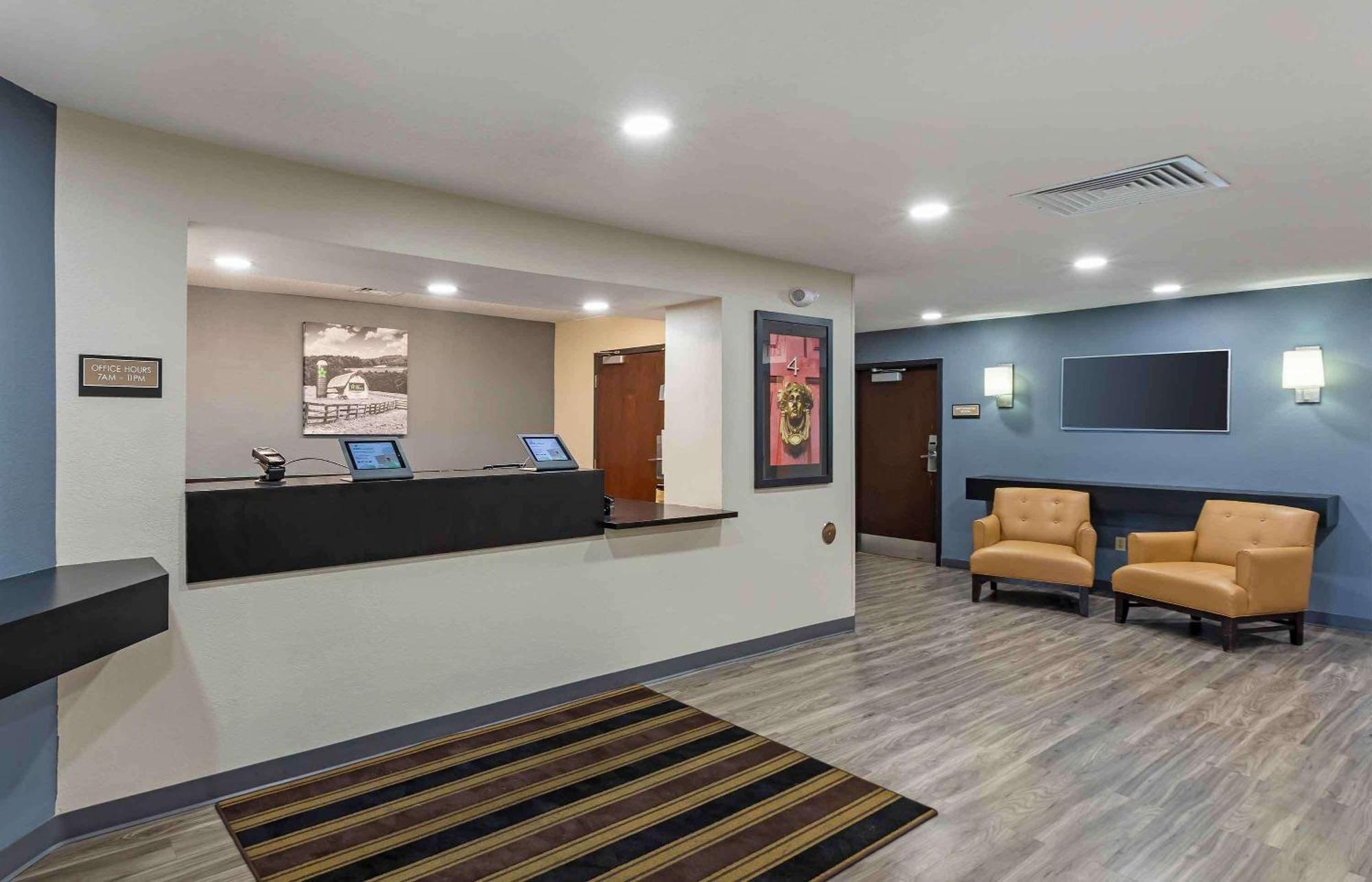 Extended Stay America Select Suites - Milwaukee - Waukesha Buitenkant foto