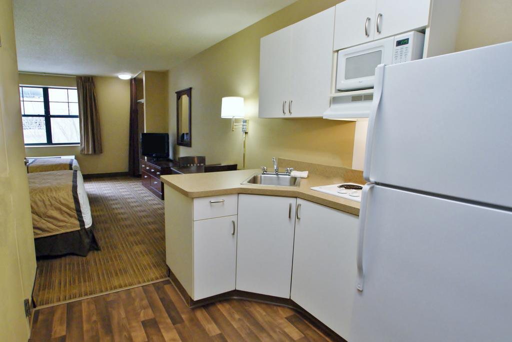 Extended Stay America Suites - Milwaukee - Waukesha Buitenkant foto