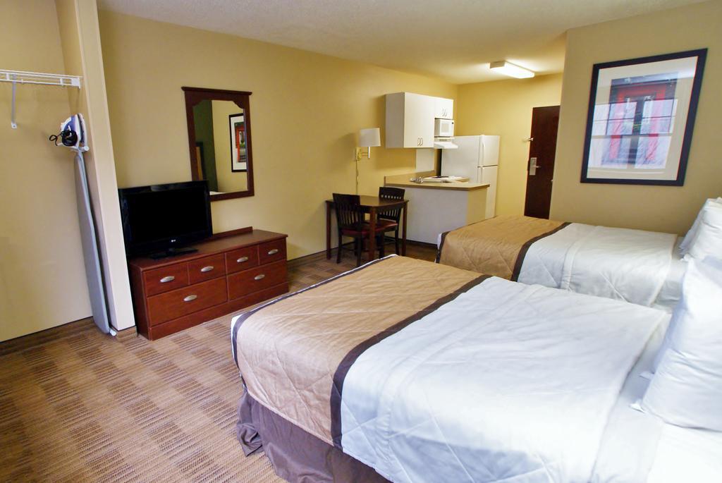 Extended Stay America Select Suites - Milwaukee - Waukesha Buitenkant foto