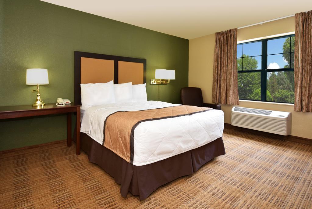 Extended Stay America Select Suites - Milwaukee - Waukesha Buitenkant foto
