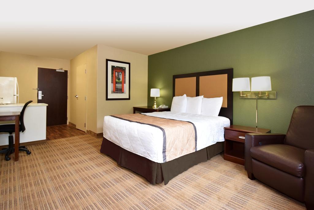 Extended Stay America Select Suites - Milwaukee - Waukesha Buitenkant foto